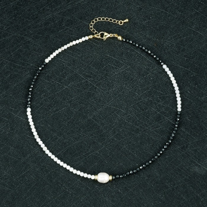 white shell+black agate.jpg
